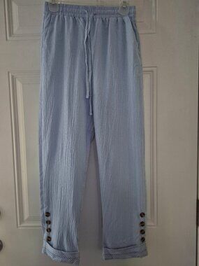 Ladies Crops,no label, Size M, Baby blue,new